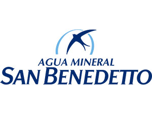 Agua mineral San Benedetto